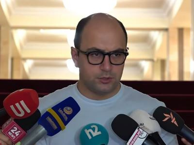 Оппозиционный депутат: Пашинян служит в статусе слуги интересам нескольких геополитических центров