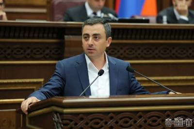 Депутат от оппозиционного блока «Армения» Ишхан Сагателян призвал разношерстную оппозицию объединиться