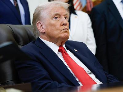 Court judge dismisses 2020 election interference case against Trump