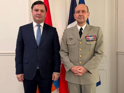 Посол Армении и военный советник президента Франции обсудили вопросы оборонного сотрудничества