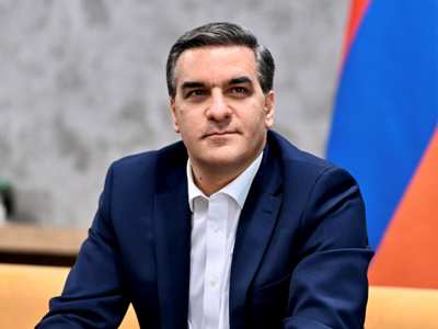 Арман Татоян: Пашинян решает конкретную проблему, связанную с Первопрестольным Святым Эчмиадзином