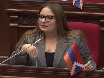 Оппозиционный депутат спросила у премьера Армении, стоит ли при обращении к нему использовать фразу «наш фюрер»