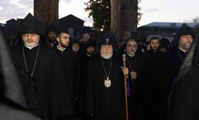 «Հրապարակ». Եկեղեցու դեմ արշավին ներգրավում են նաև դեսպաններին