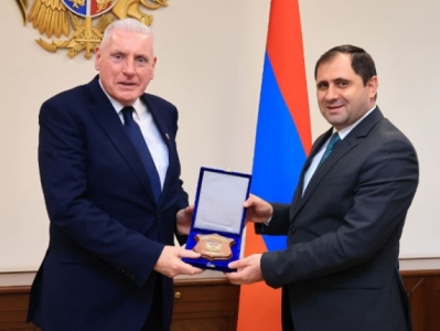Լորդ Վերնոն Քոքերը պաշտոնապես բացել է Հայաստանում Միացյալ Թագավորության առաջին մշտական Պաշտպանության բաժինը