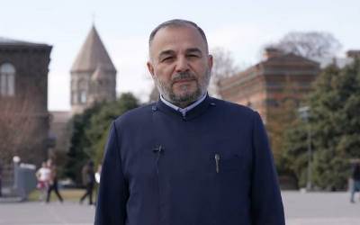 «Հրապարակ». Դավանափոխ հոգևորականը ընկճախտի մեջ է
