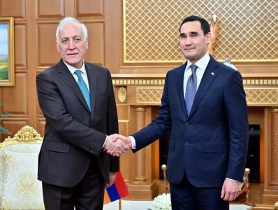 Президент Армении встретился с туркменистанским коллегой