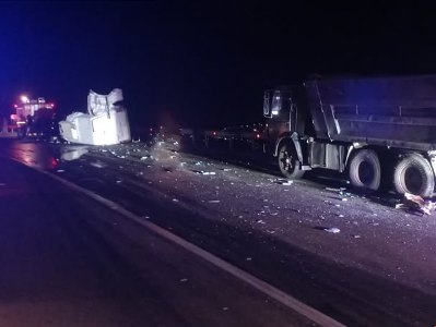 В Вайоцдзорской области «Ford» врезался в припаркованный «KamAZ» и перевернулся: есть пострадавший