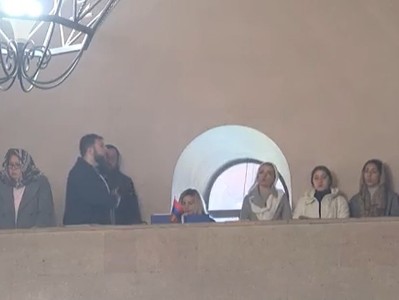 В церкви Айгешата вывесили флаг Армении: архиепископ не упомянул имя Католикоса