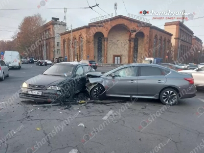 В Ереване столкнулись Nissan и Opel: Есть пострадавшие