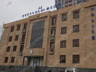 Երևանյան գողության մեխանիկան. Անչափահասներից մեկը գրկել է զոհին, մյուսը վերադարձրել դրամապանակն արդեն առանց փողի
