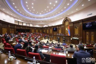«Грапарак»: Каждый депутат парламента Армении получил более 3 млн. драмов