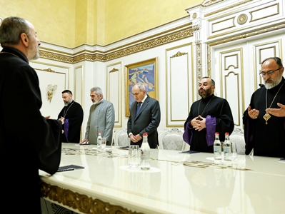 Catholicos of All Armenians must convene Supreme Spiritual Council meeting, bishops loyal to PM Pashinyan say