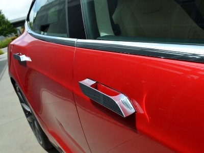 Tesla-ի սեփականատերերը գնում են վթարային մուրճեր՝ դռների անսարքության պատճառով. Bloomberg