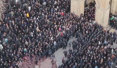 «Հրապարակ». ՔՊ–ն որոշել է հարբած գրոհայինների ուղարկել Մայր Աթոռ