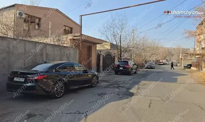 В доме и на рабочем месте директора золотого рынка Малатии нашли много оружия и наркотиков
