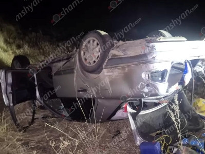 Գեղարքունիքում «Mercedes»-ը դուրս է եկել ճանապարհից և գլխիվայր հայտնվել ձորակում․ կան վիրավորներ