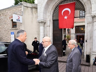 Թուրքիայի ներքին գործերի նախարարն այցելել է հայկական հիվանդանոց. Ակոս