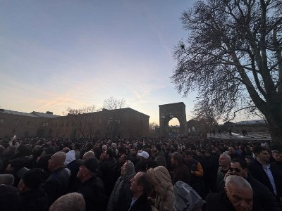 «Փաստ». Ժողովուրդն ու Եկեղեցին միասնական են՝ ընդդեմ իշխանության հակաեկեղեցական արշավի