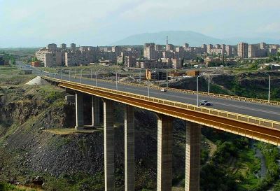 Դավթաշենի կամրջի վրա հանդիպակաց երթևեկող վարորդը հայտնաբերվել և տուգանվել է