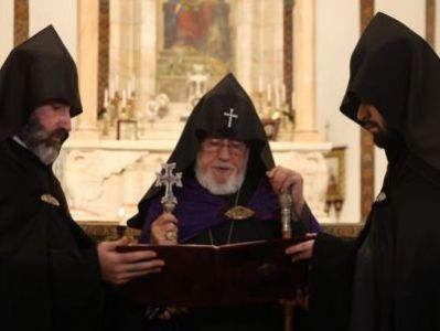 Католикос дьяконам: Во все времена Церковь сталкивалась с различными вызовами