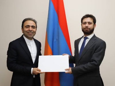 Замглавы МИД Армении принял новоназначенного посла Ирана