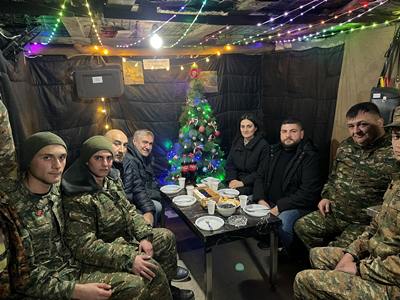 Солдаты и командиры полны решимости предотвратить любые вражеские провокации: депутаты посетили передовую