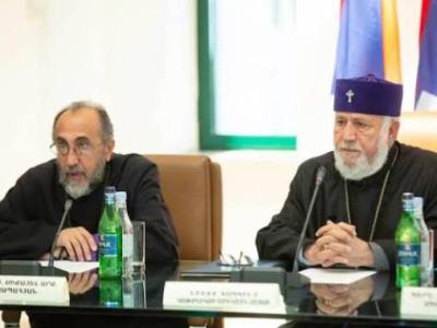Католикос всех армян посетил находящегося в больнице предстоятеля Ширакской епархии