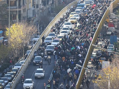 Iran president orders dialogue with protesters against national currency devaluation