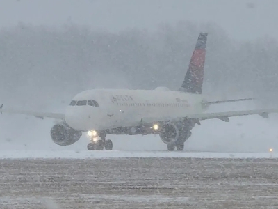 FlightAware: Over 10,000 flights delayed due to bad weather in US