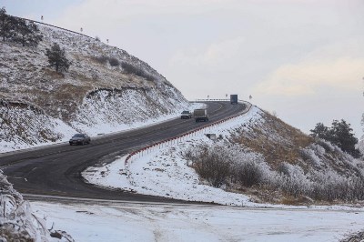 На дорогах Армении наблюдается гололёд: некоторые участки труднопроходимы