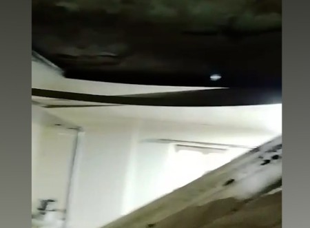В аварийном здании в ереванском квартале Вардашен обрушился потолок