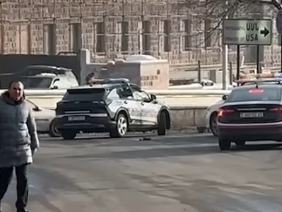 Police forces concentrated in downtown Yerevan's St. Sargis Church area ahead of PM Pashinyan's visit