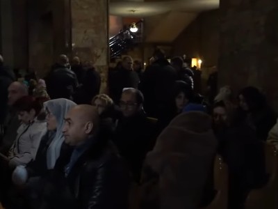 Власти задействуют административные ресурсы для обеспечения высокой явки на шествие, инициированное премьер-министром