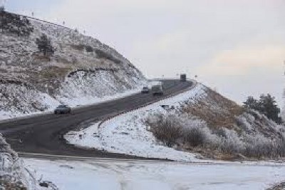 Հայաստանի բազմաթիվ ճանապարհներին մերկասառույց է. Լարսը բաց է բոլոր մեքենաների համար