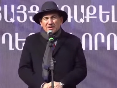 Armenia PM calls opponents of his anti-church campaign ‘sectarians,’ calls for getting rid of them