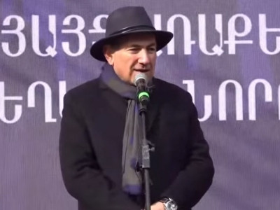Premier wants to see ‘legitimate’ Catholicos of All Armenians