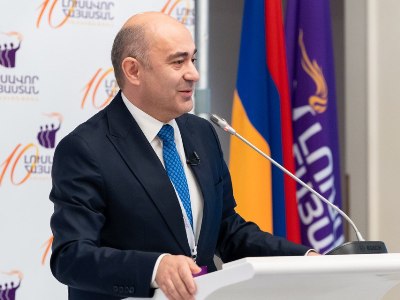 Марукян ответил Казаряну: 44 млн. драмов коррумпированного Петроса - веди себя прилично