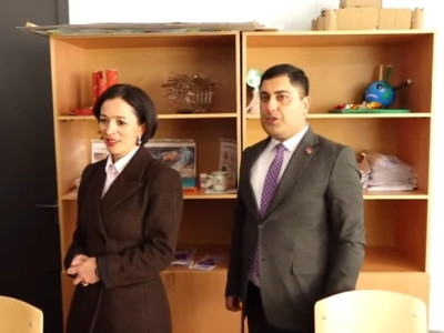 Министр образования провела экскурсию для журналистов по новой школе Абовяна