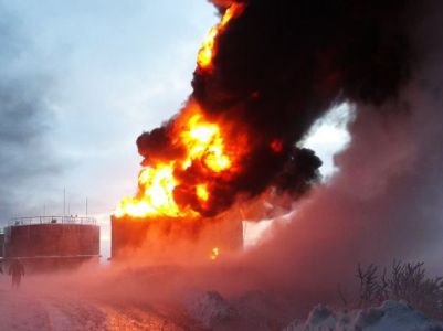 Fire, explosion at Azerbaijan oil depot, 1 employee killed