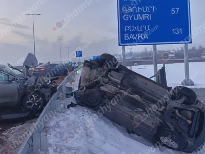 Крупное ДТП у въезда в село Кош: один из пострадавших — известный в Гюмри блогер