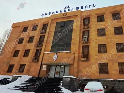 В Ереване 19-летний юноша ранил ножом двоих 16-летних подростков