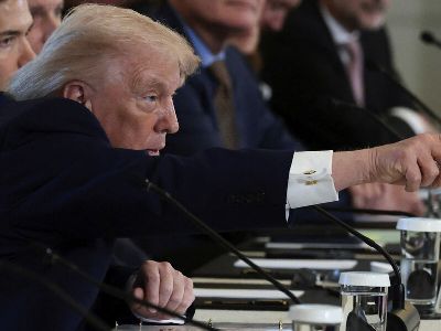 Trump: Countries doing business with Iran will be subjected to 25% tariffs