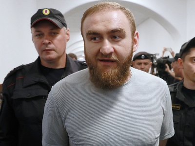 Российского экс-сенатора Рауфа Арашукова приговорили к пожизненному заключению