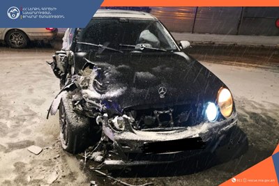 Երևանում բախվել են «Mercedes-Benz» և «Vaz» մակնիշների ավտոմեքենաները. կա վիրավոր