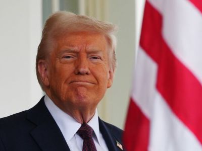 Machado gives her Nobel Peace Prize medal to Trump