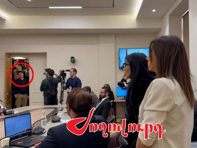 Напряженная ситуация в парламенте Армении: журналистов вывели из зала заседаний