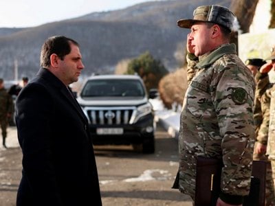 Министр обороны Армении посетил N-скую воинскую часть