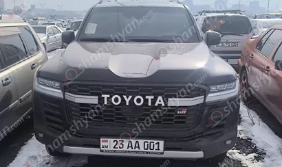 Երևանում պարեկները Կանևսկոյի «Toyota Land Cruiser»-ը և նրան ուղեկցող մեքենաները տեղափոխել են հատուկ պահպանվող տարածք