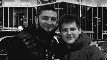 Боец Хамзат Чимаев опубликовал чёрно-белое фото с Адамом Кадыровым