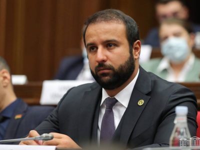 Депутат: Многие студенты мужского пола пытаются откосить от службы в армянской армии, прикрываясь учебой за рубежом